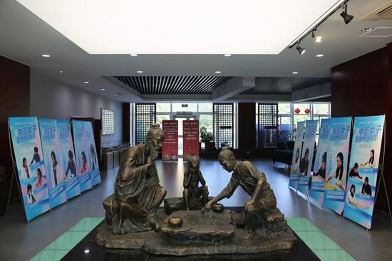 菲律宾央行三度上调利率：基准利率突破5大关，加息背后的真相